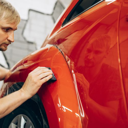 car-wrapping-with-foil-car-service-min