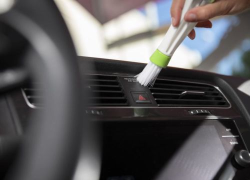 car-dusting-cleaning