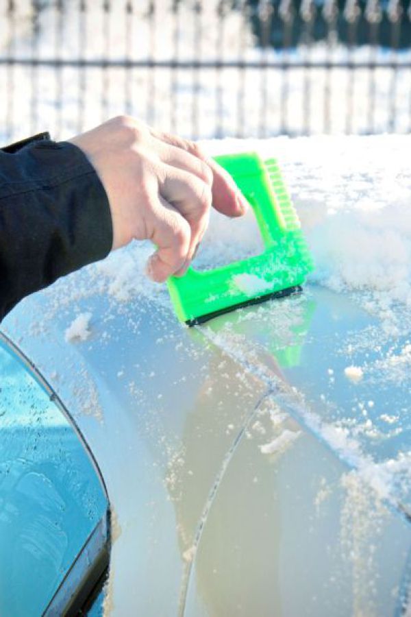 person-shoveling